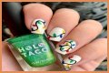 Can you paint Christmas lights with nail polish?